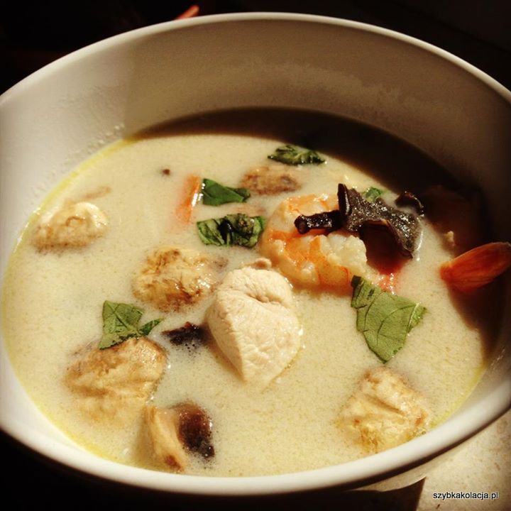 Zupa tajska z krewetkami i kurczakiem
